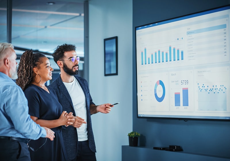 KT - People looking at a chart