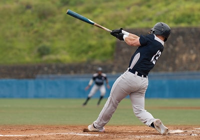 KT-Photo of a man playing baseball