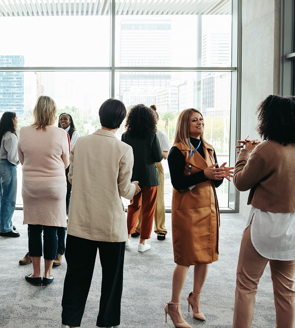 KT-People meeting in a business event