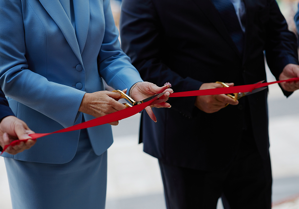 KT - 商務人士剪綵