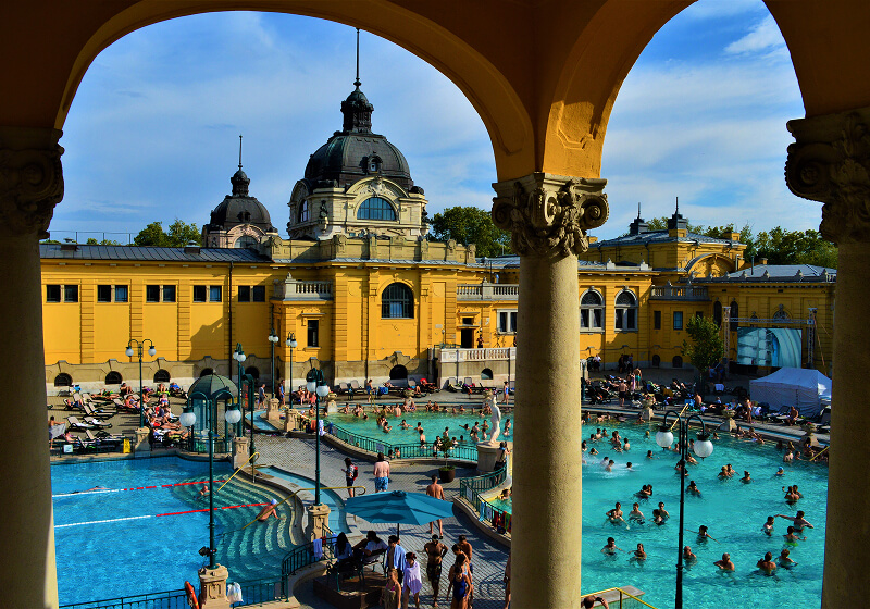 匈牙利溫泉浴場