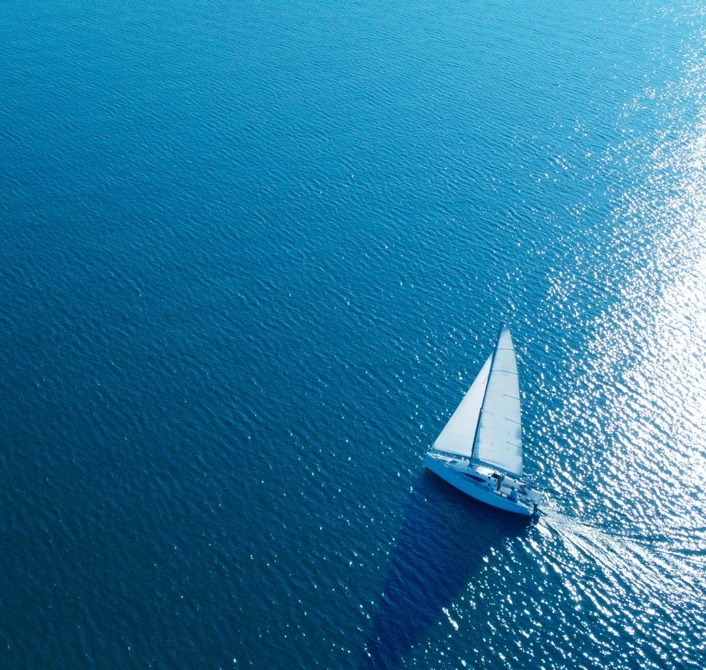 KT - Ship sailing in sea