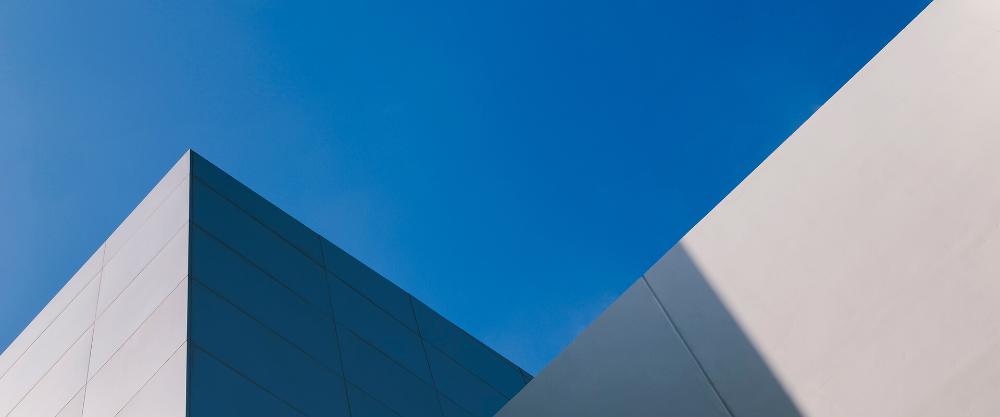 KT - 직사각형 건물 사진