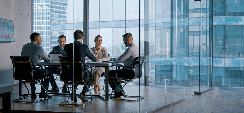 KT - 商界人士举行企业会议